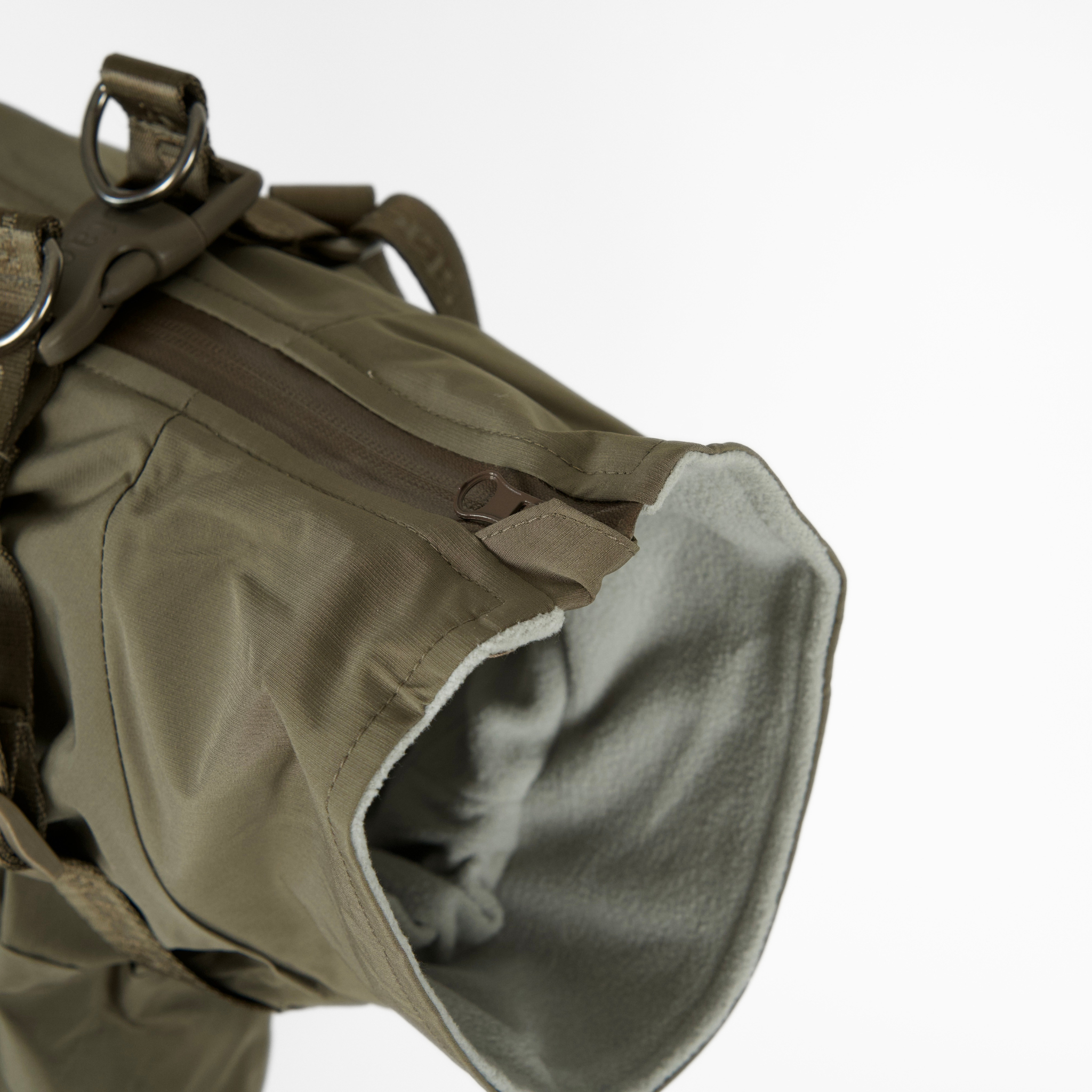 Imperméable pour chien Leva avec harnais | Moss green