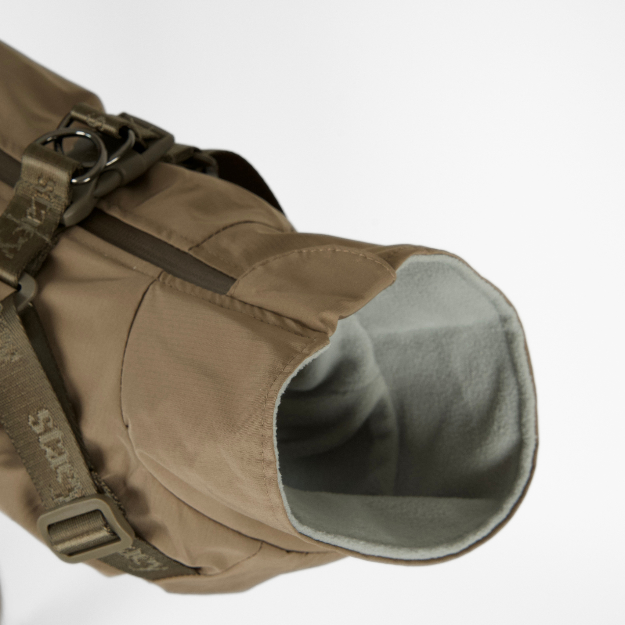 Imperméable pour chien Norma avec harnais | Taupe